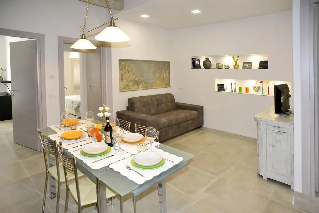 Apartment Ferienwohnung Ognissanti 67 Florenz