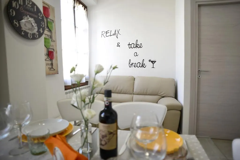 Apartment Ferienwohnung Ognissanti 67 Florenz